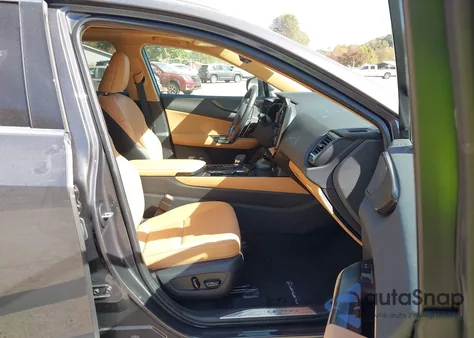 2025 Lexus Nx 350H Luxury z USA, uszkodzony, nr VIN 2T2HKCEZ1SC053235